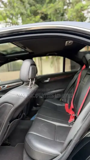 Mercedes-Benz C300 Sport 4Matic Sedan AWD (3.0L 6cyl 7A) 2010 Black