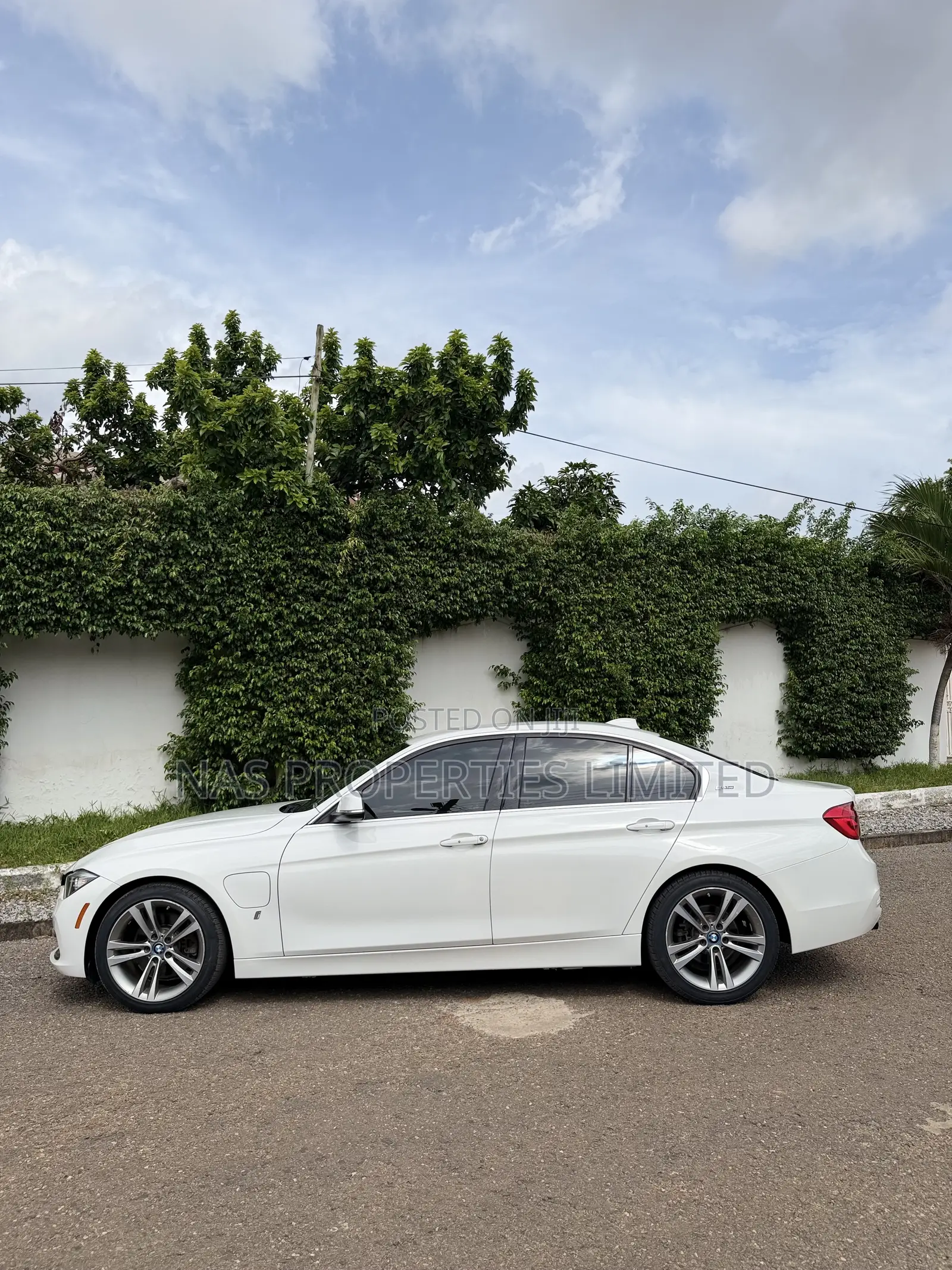 BMW 330i 2017 White