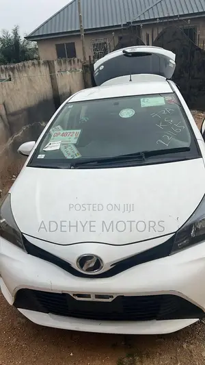 Toyota Vitz 1.0 FWD 3dr 2014 White