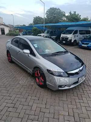 Honda Civic 1.8 5 Door 2011 Silver