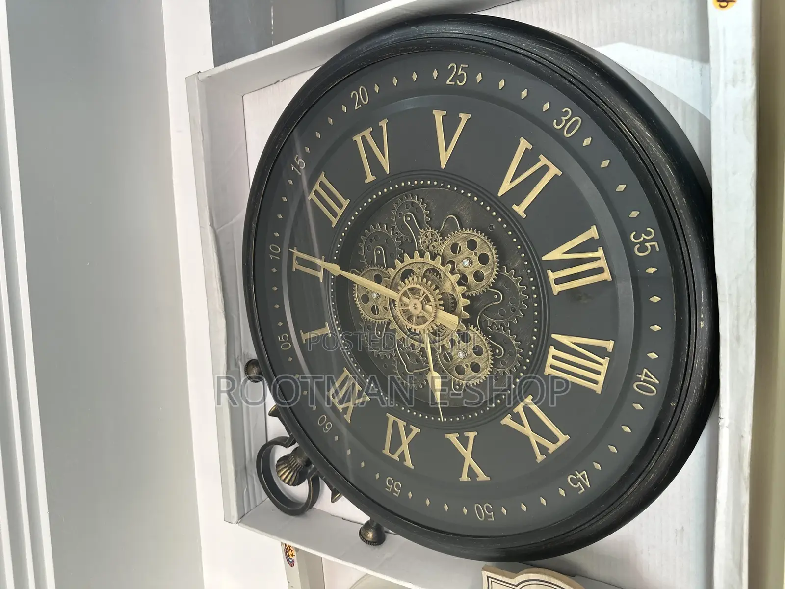 Industrial Black Gold Metal Moving Gears Wall Clock