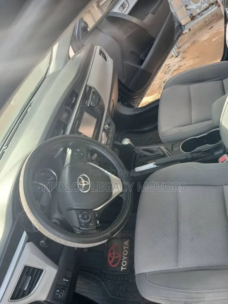 Toyota Corolla LE 4dr Sedan (1.8L 4cyl CVT) 2015 Blue