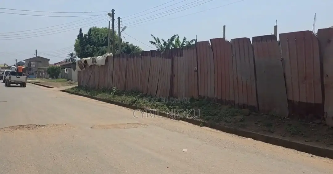 5bdrm Bungalow in UPSA Area for sale