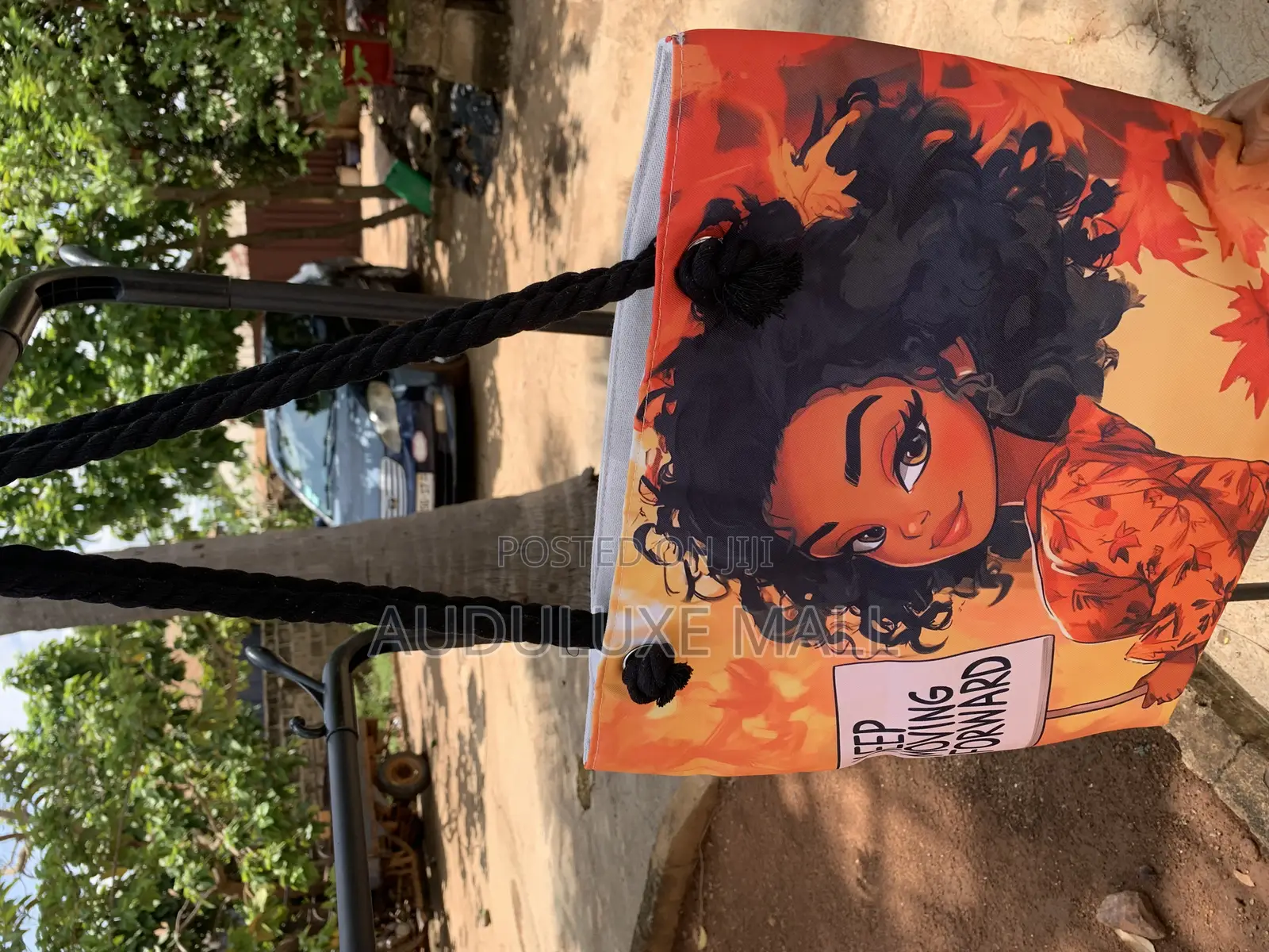Large-Capacity Tote Bag