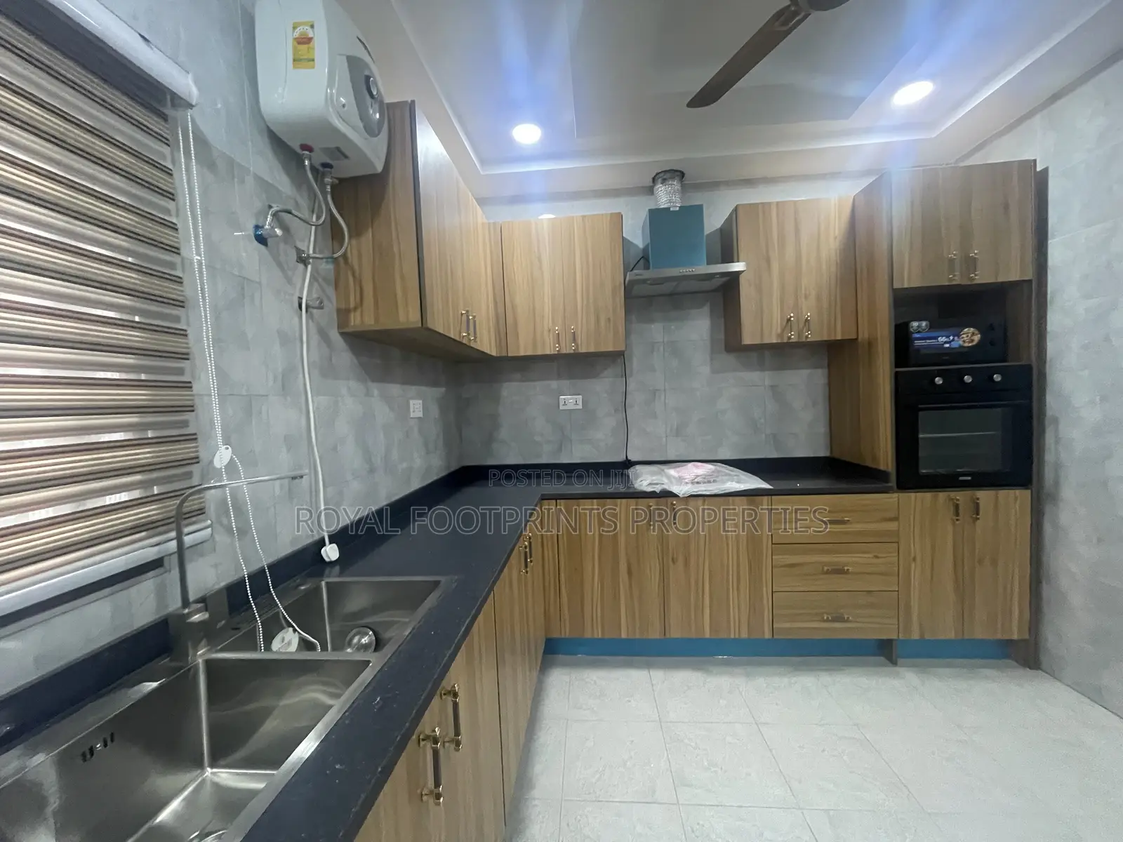 Furnished 2bdrm Apartment in Royal Footprints, Madina for rent
