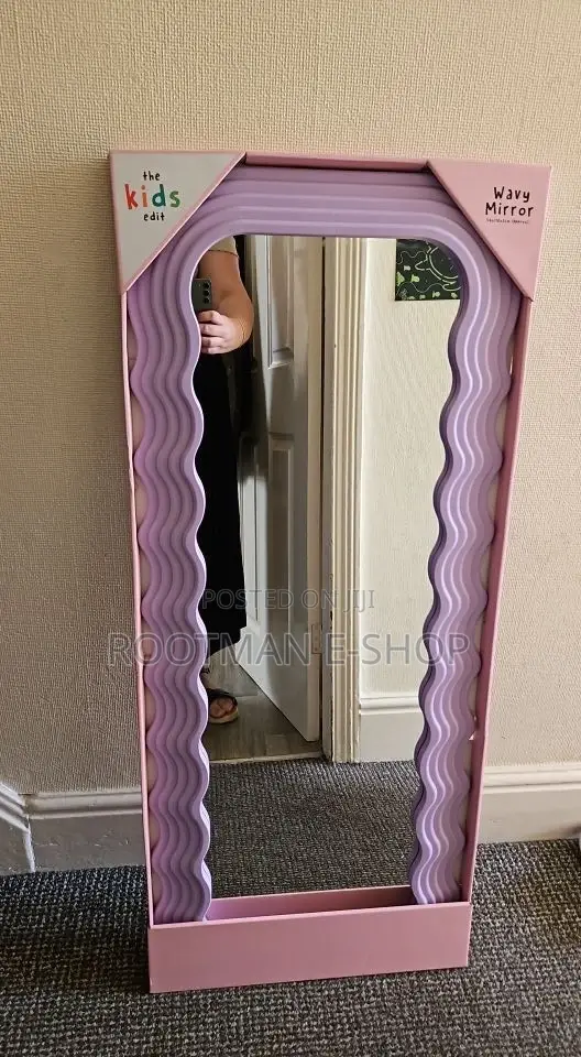 The Kids Edit Wavy Mirror