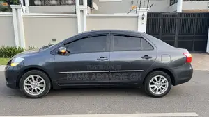 Toyota Yaris 2010 Matt Black