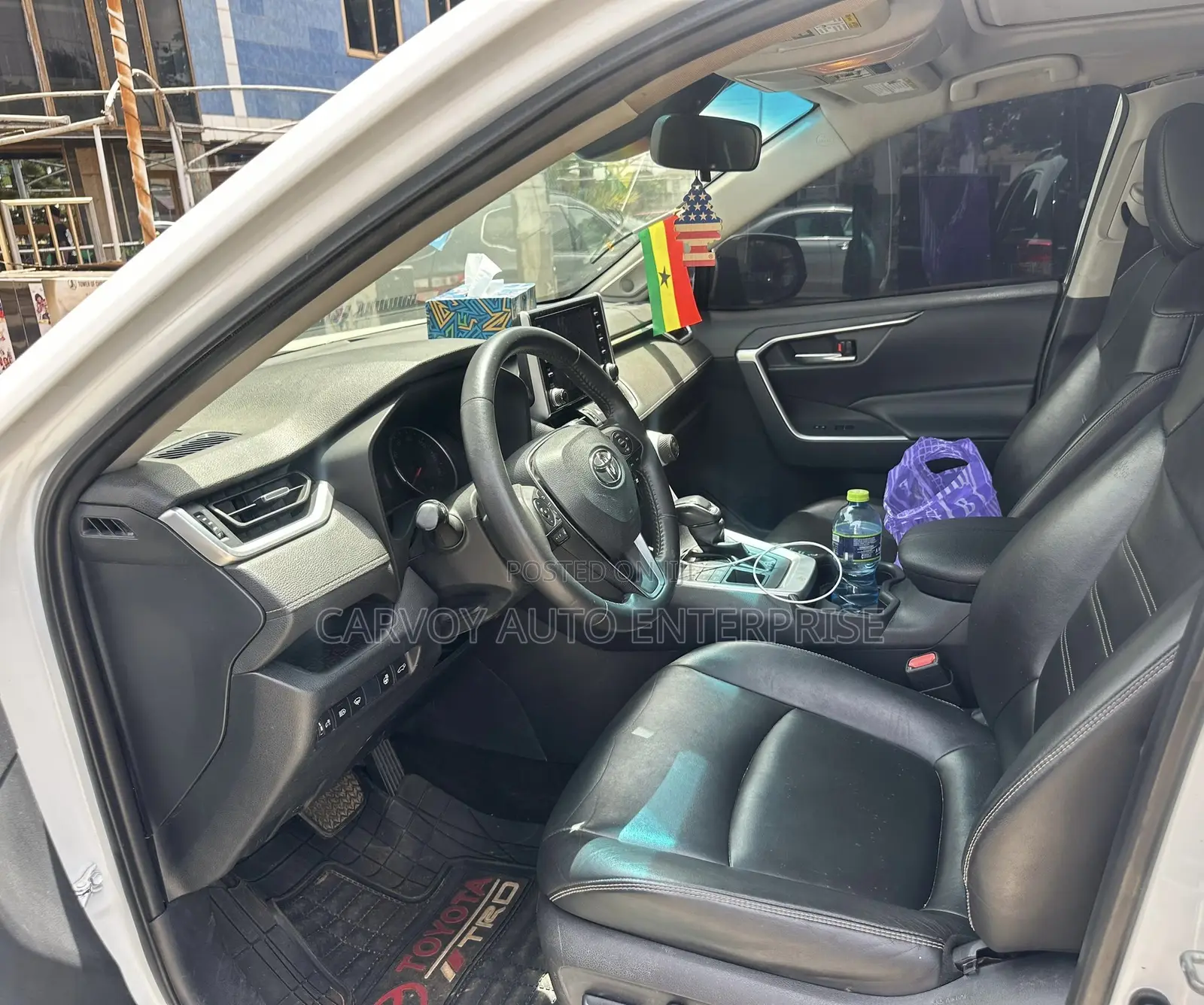 Toyota RAV4 XLE AWD 2019 White