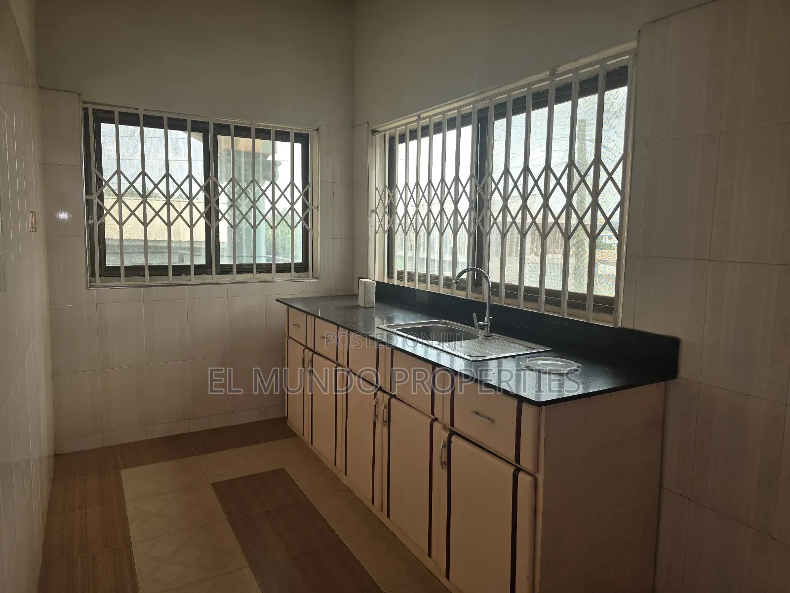 2bdrm Apartment in Ipt Denchembuosu, Kumasi Metropolitan for rent
