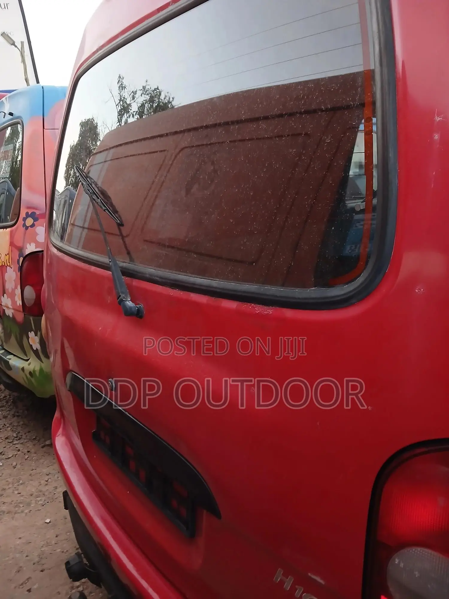Hyundai H-100 2000 Red