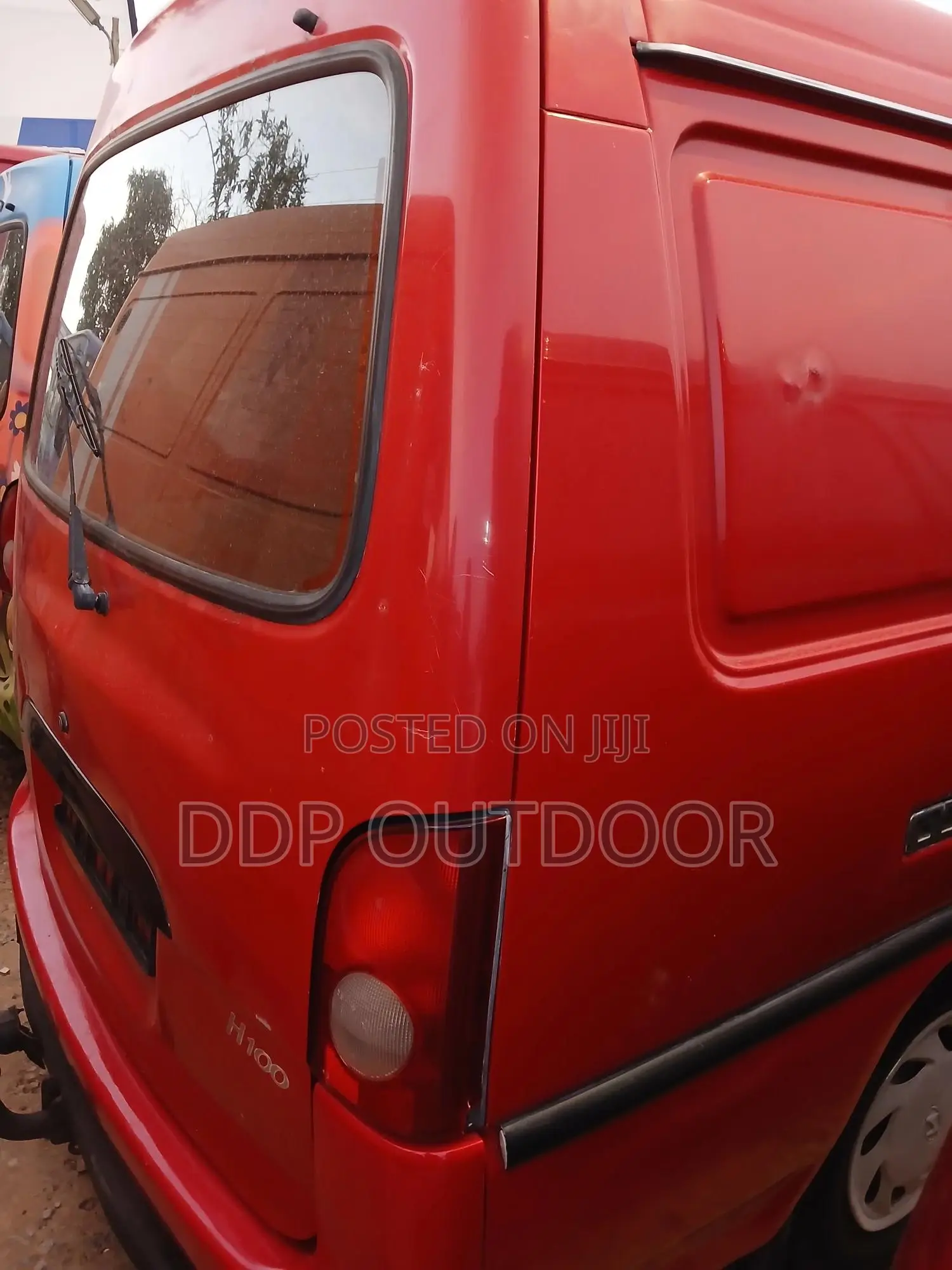 Hyundai H-100 2000 Red