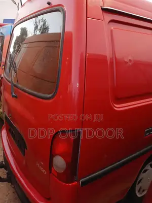 Hyundai H-100 2000 Red