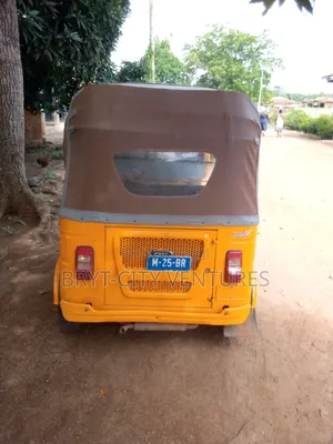 Bajaj RE 2025 Yellow