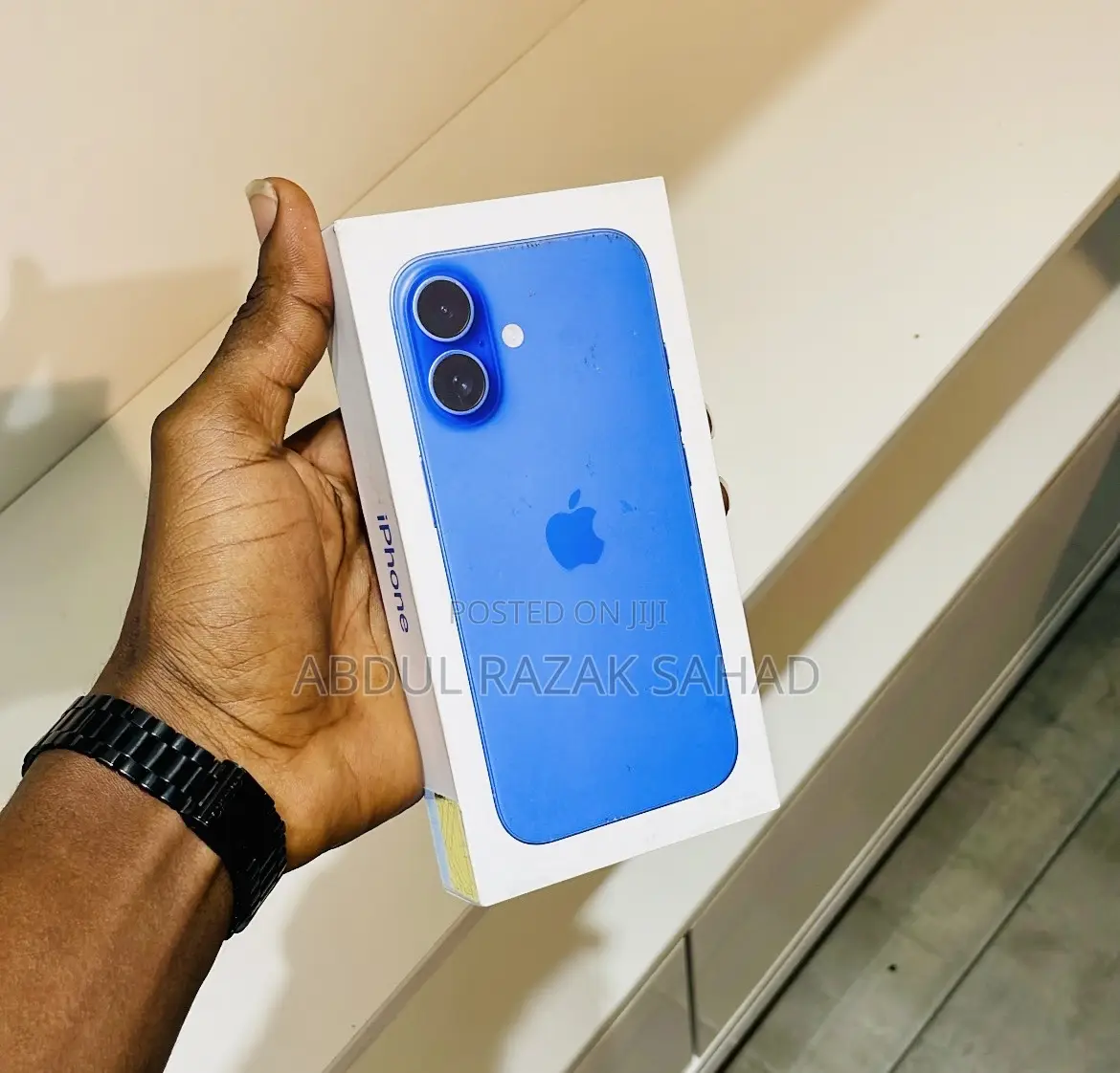 New Apple iPhone 16 128 GB Blue