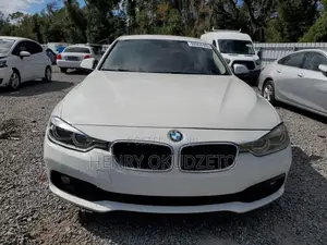 BMW 320i Sedan RWD 2018 White