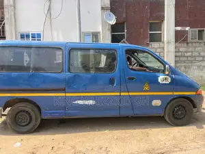 Toyota HiAce 2009 Blue