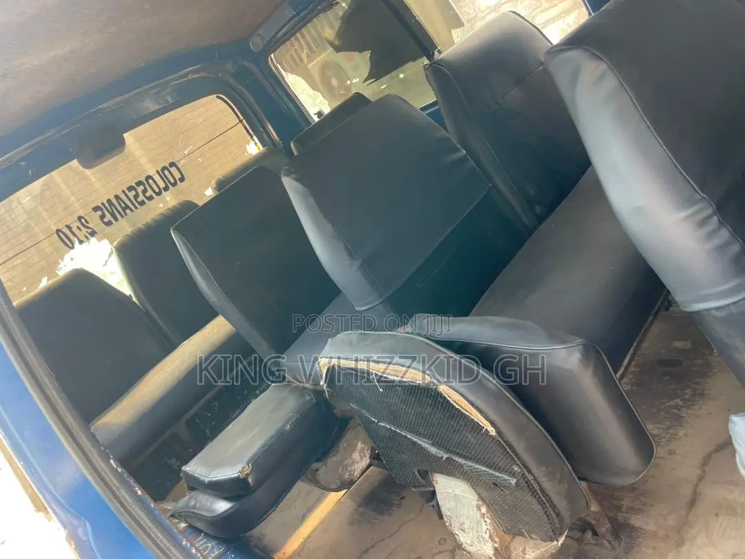 Toyota HiAce 2009 Blue