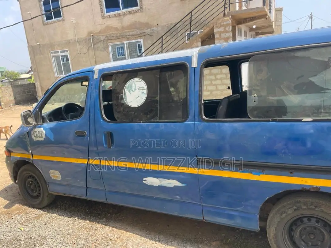 Toyota HiAce 2009 Blue