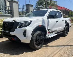 New Nissan Navara 2025 White