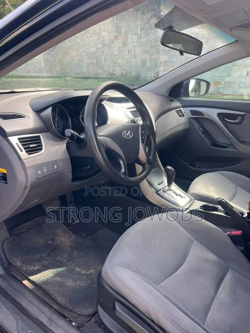 Hyundai Elantra SE 4dr Sedan (1.8L 4cyl 6A) 2014 Black