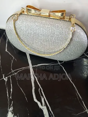 Elegant Crystal Evening Clutch – Silver
