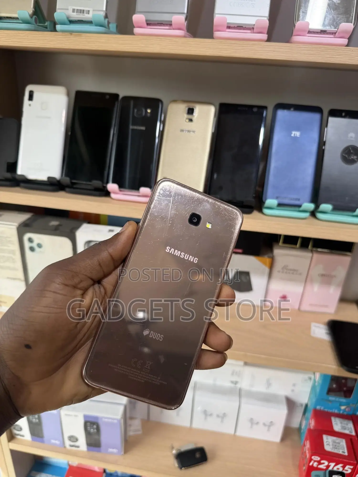 Samsung Galaxy J4 Plus 32 GB Gold