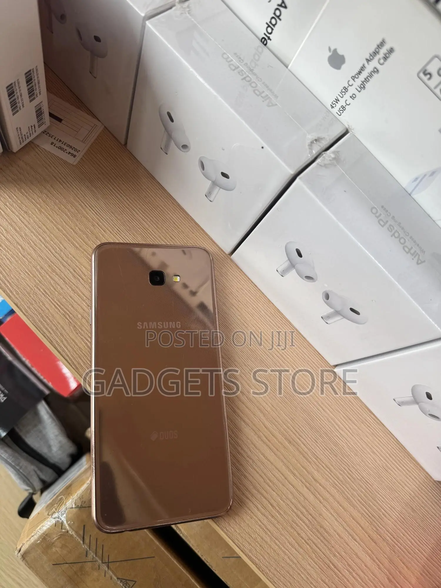 Samsung Galaxy J4 Plus 32 GB Gold