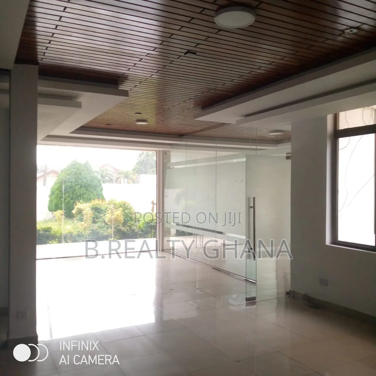5bdrm House in Airport Residential Area for rent
