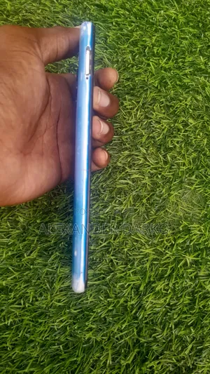 Tecno Camon 18i 128 GB Blue