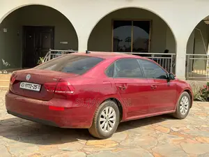 Volkswagen Passat Wolfsburg Edition 4dr Sedan (1.8L 4cyl Turbo 6A) 2015