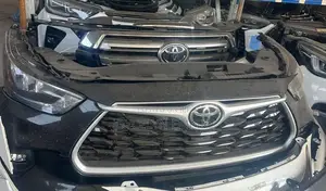 Toyota Highlander Front Cut
