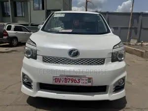 Toyota Voxy 2012 White