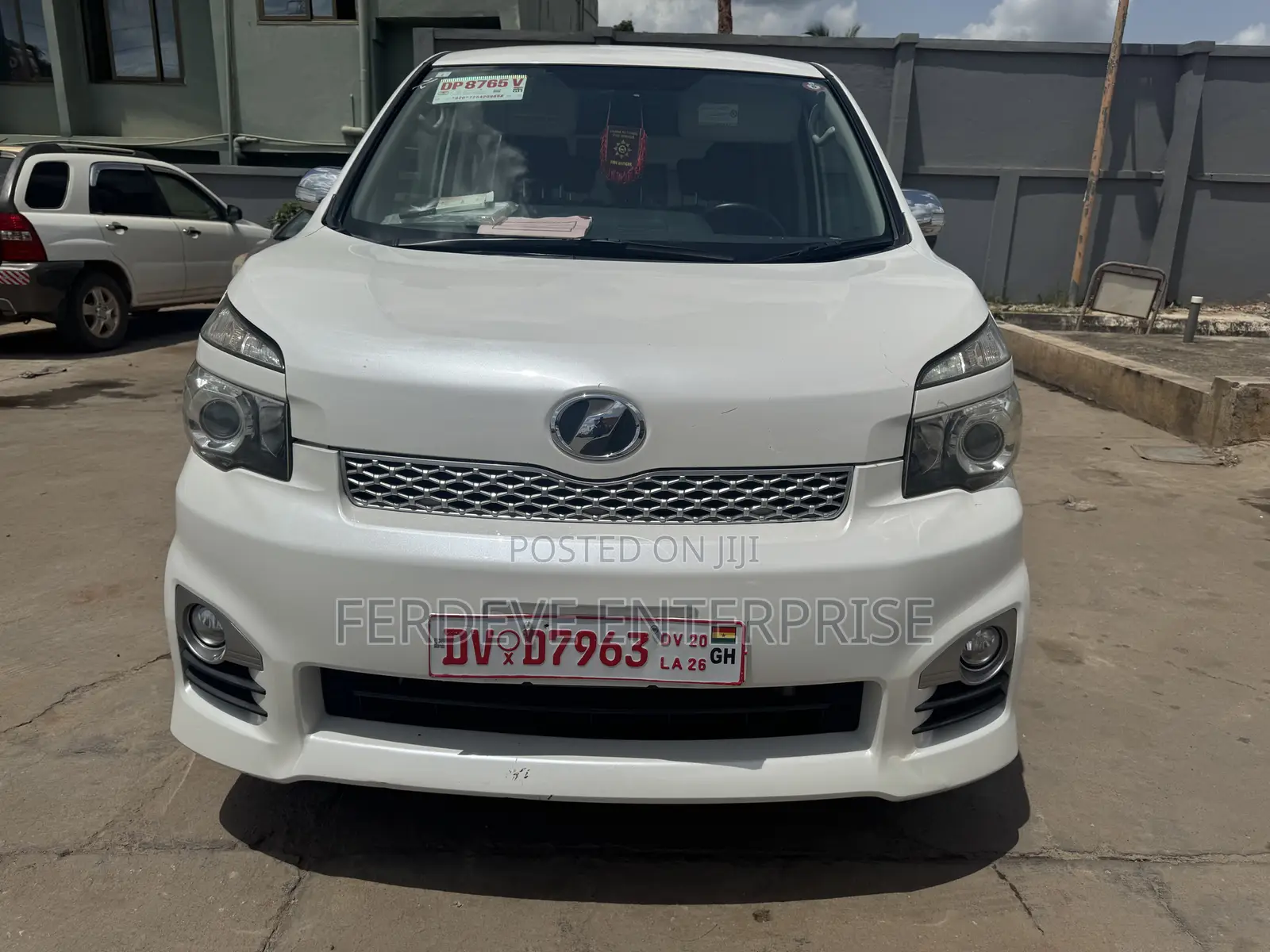 Toyota Voxy 2012 White