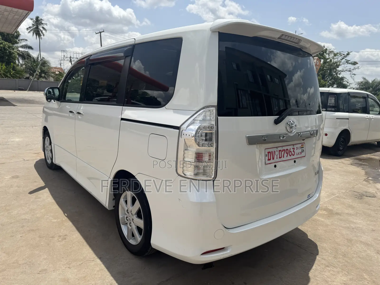 Toyota Voxy 2012 White
