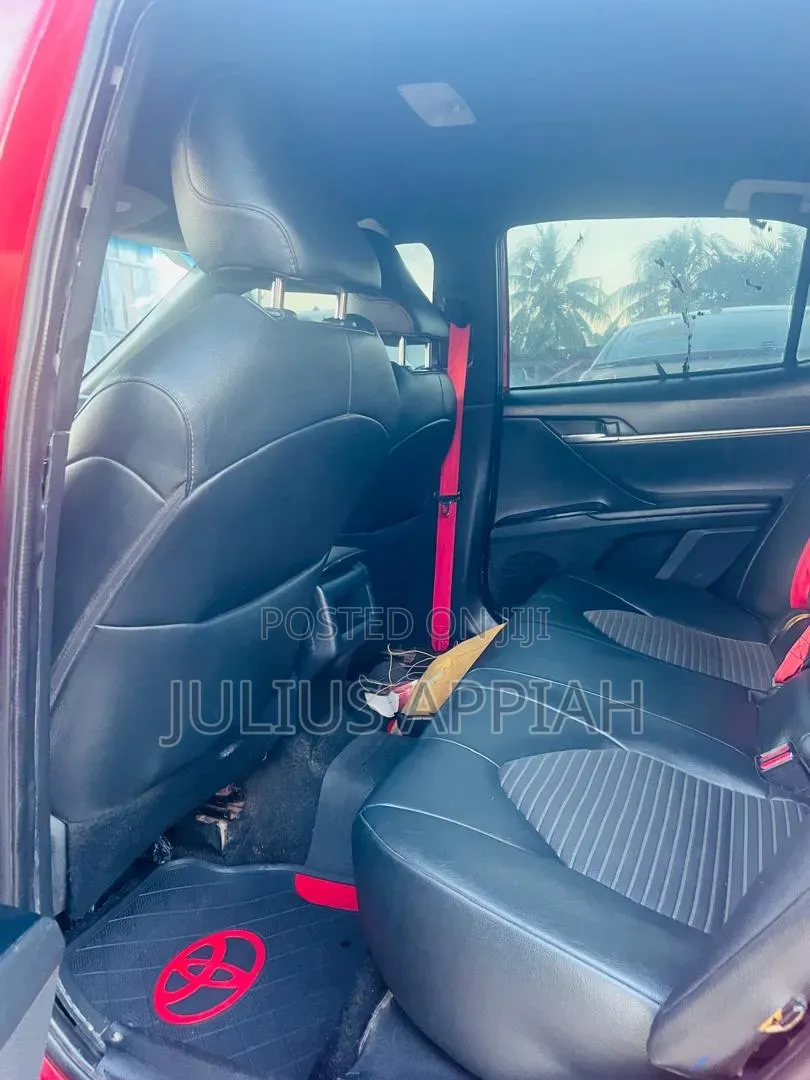 Toyota Camry XLE FWD (2.5L 4cyl 8AM) 2018 Red