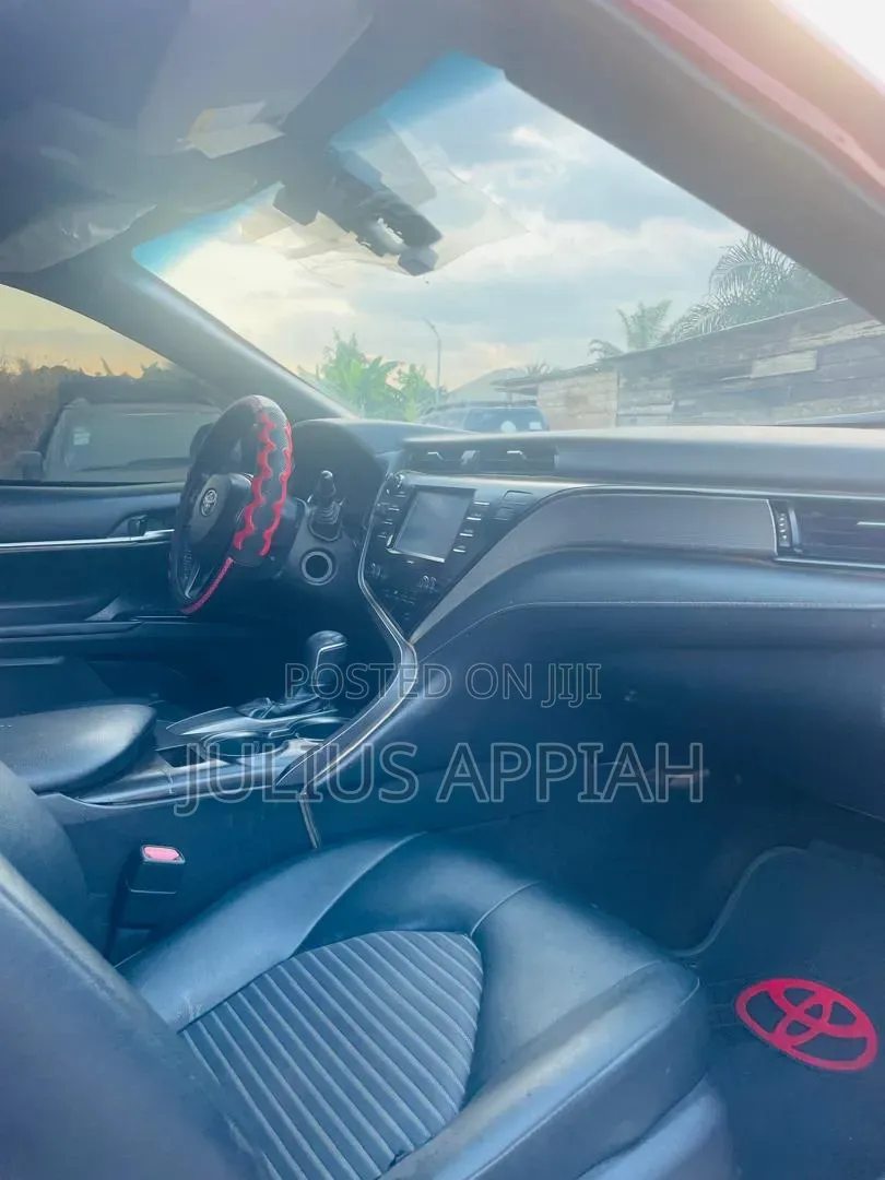 Toyota Camry XLE FWD (2.5L 4cyl 8AM) 2018 Red