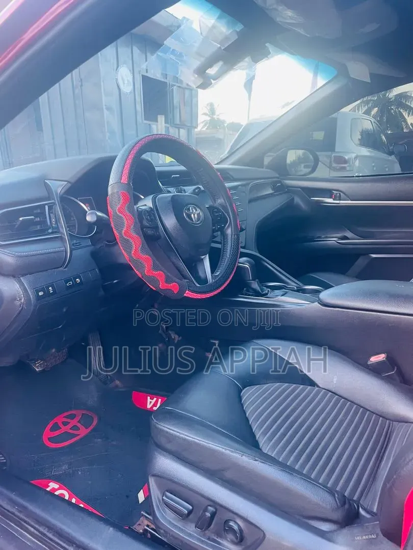 Toyota Camry XLE FWD (2.5L 4cyl 8AM) 2018 Red