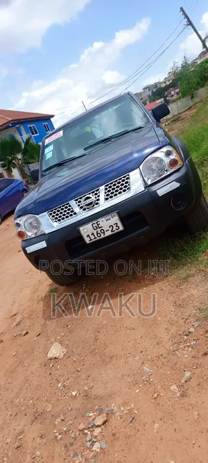 Nissan Hardbody 2011 Blue