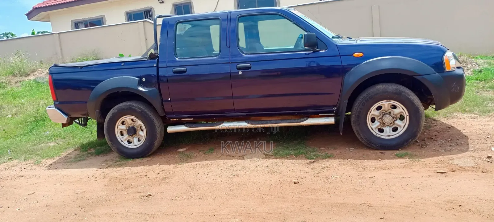 Nissan Hardbody 2011 Blue