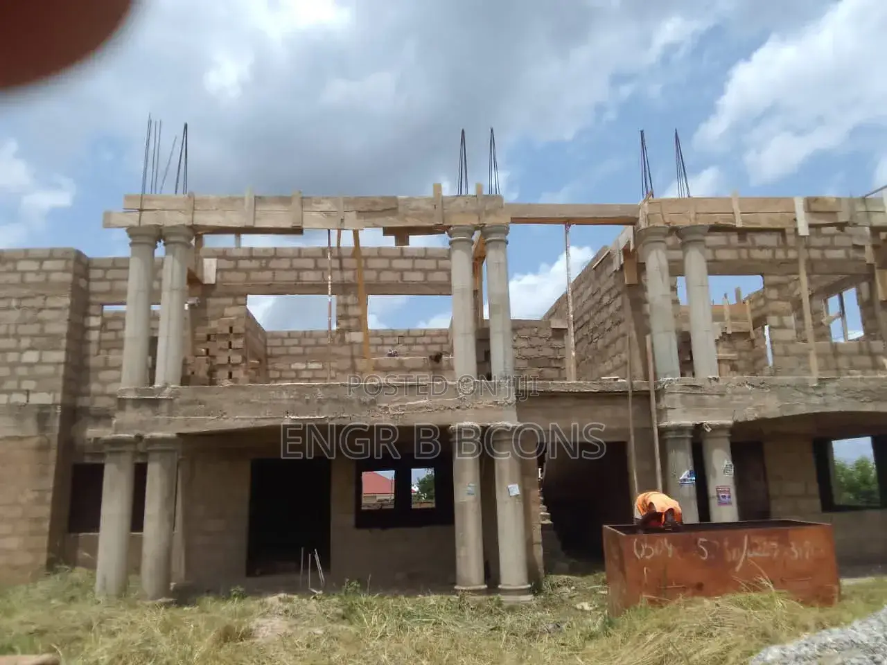 8bdrm Apartment in Residential House, Sunyani West for sale