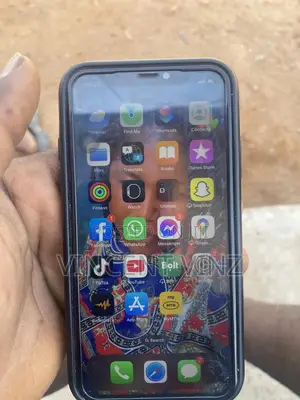 Apple iPhone XR 64 GB Red
