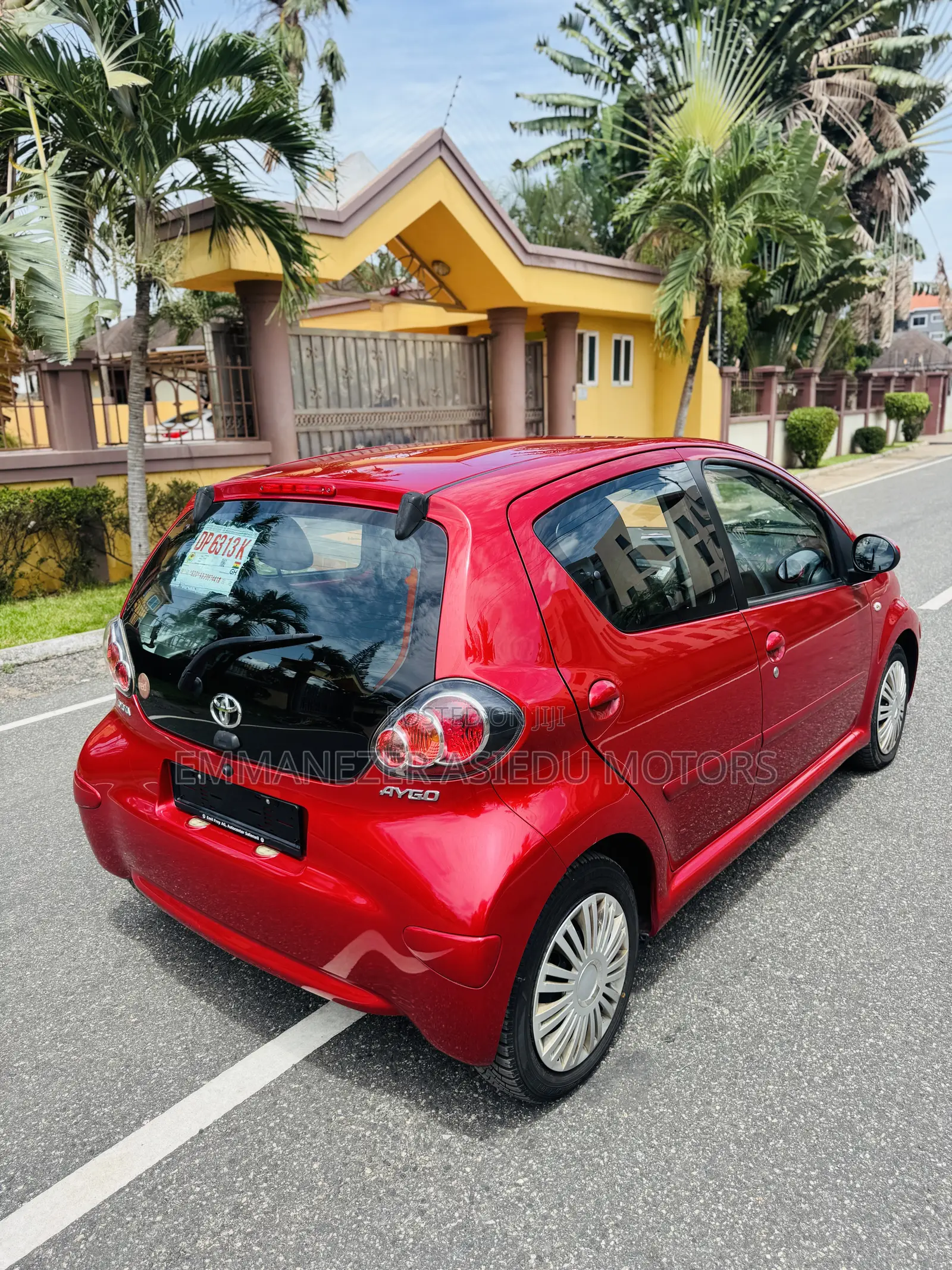 Toyota Vitz 1.3 FWD 5dr 2010 Red