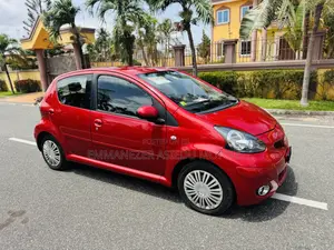 Toyota Vitz 1.3 FWD 5dr 2010 Red