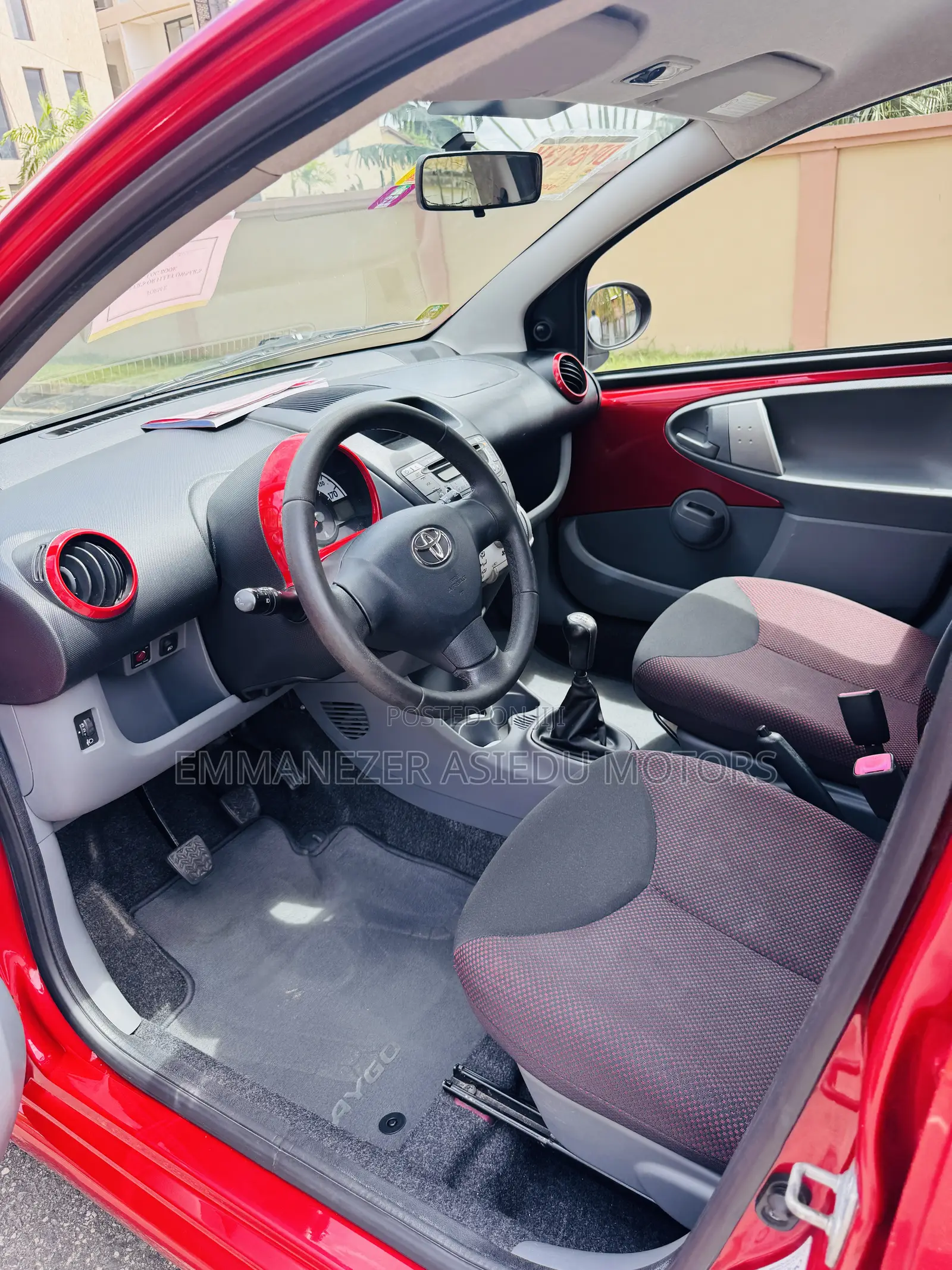Toyota Vitz 1.3 FWD 5dr 2010 Red