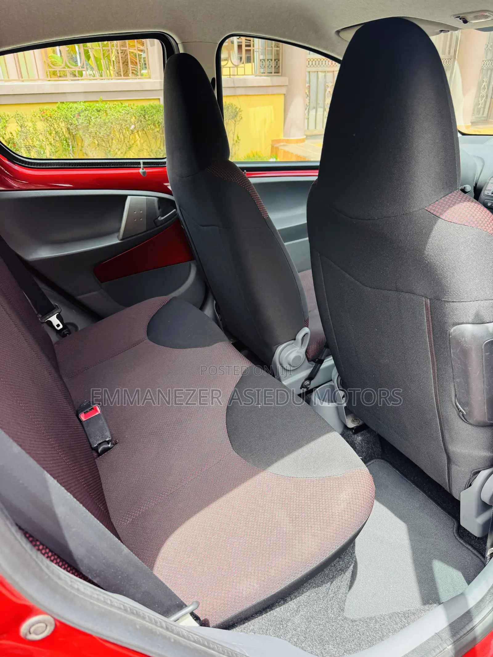 Toyota Vitz 1.3 FWD 5dr 2010 Red