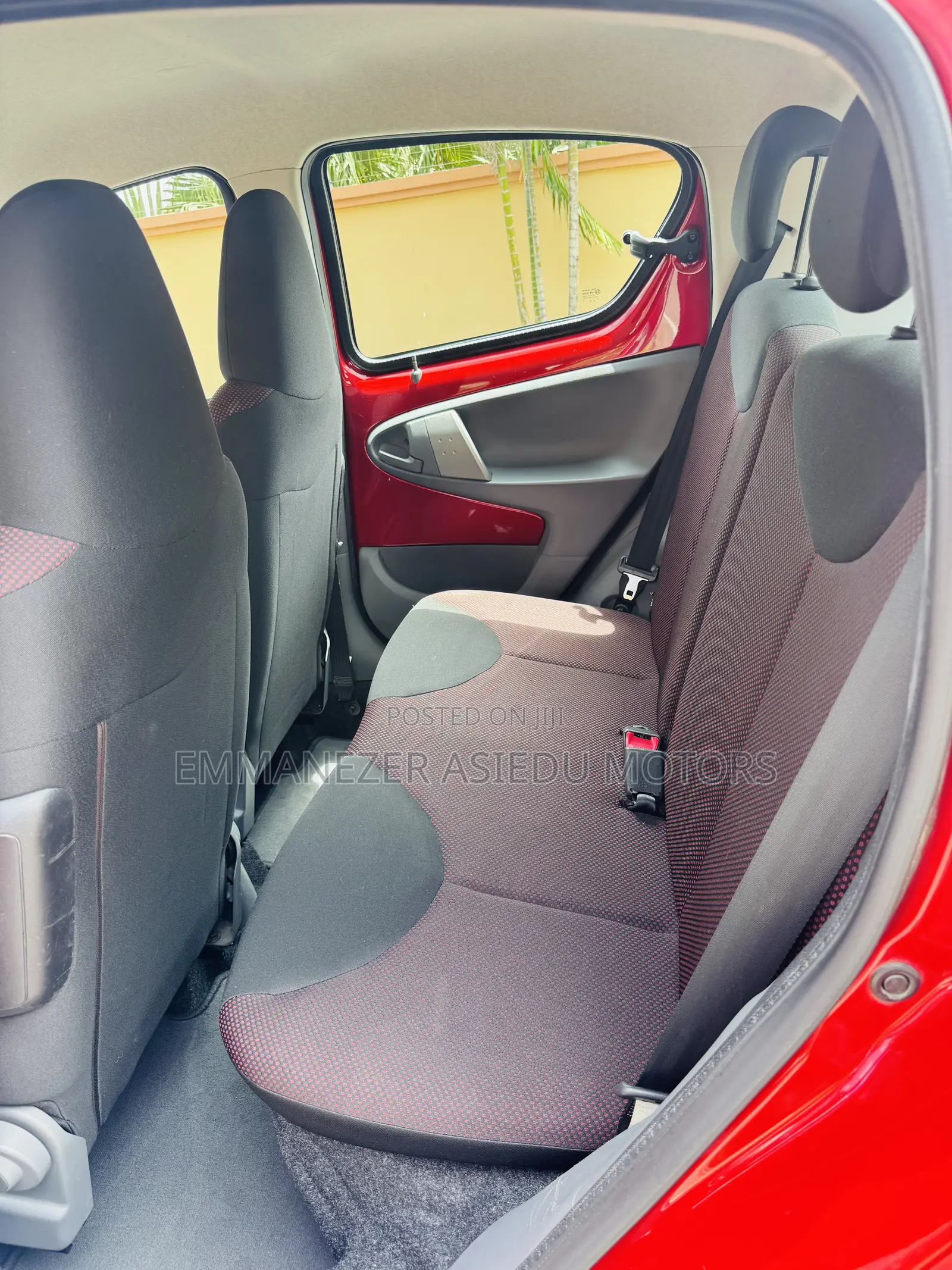 Toyota Vitz 1.3 FWD 5dr 2010 Red