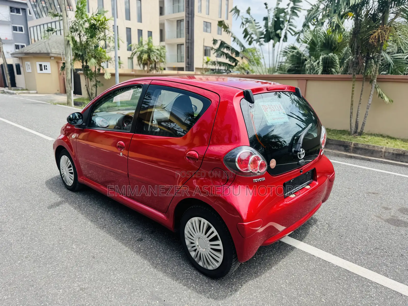 Toyota Vitz 1.3 FWD 5dr 2010 Red