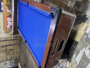 Coin Operator Snocker Mable Table