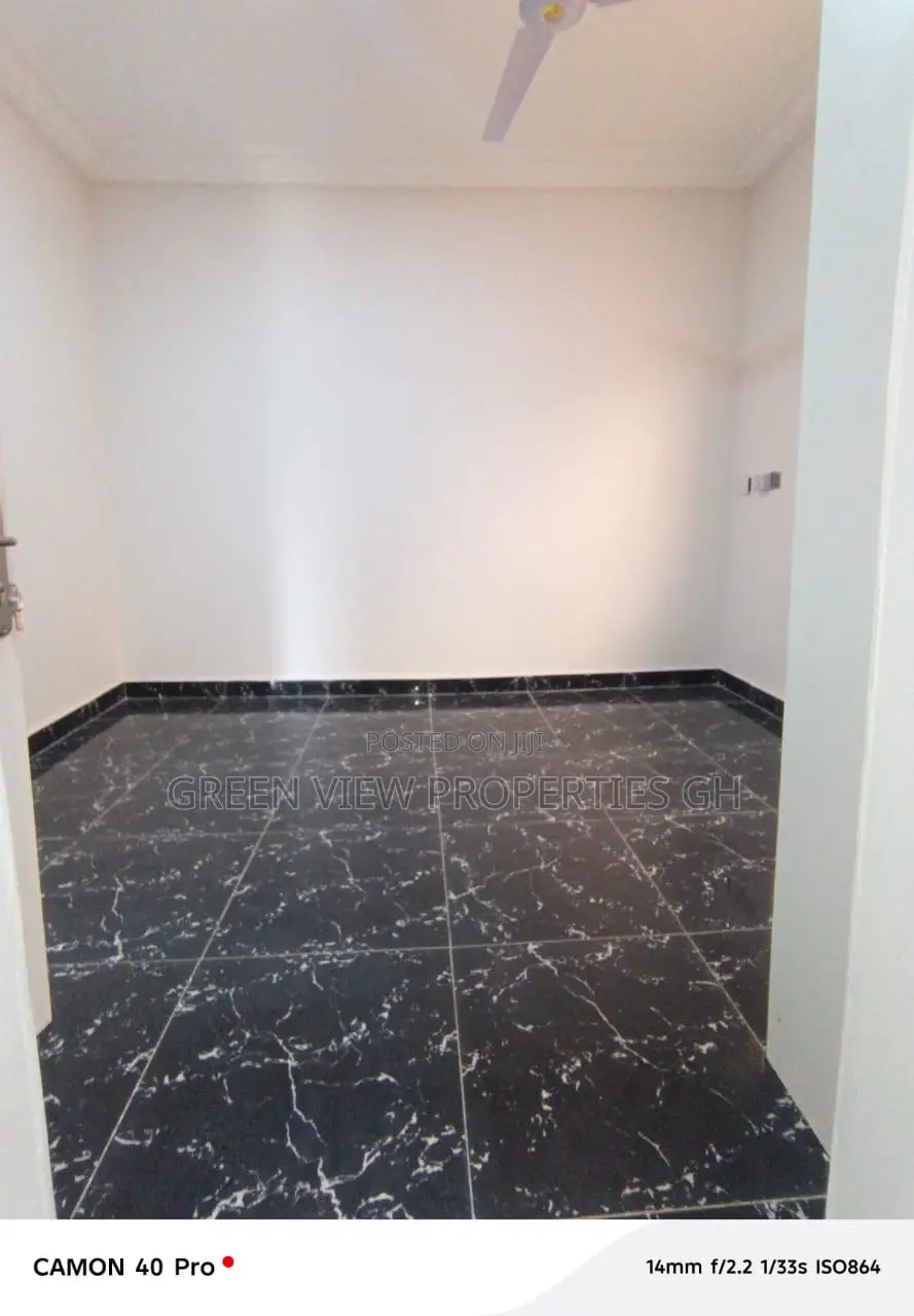 2bdrm Apartment in West Hills Mall Area for rent