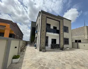 4bdrm Apartment in Ashaley Botwe for sale